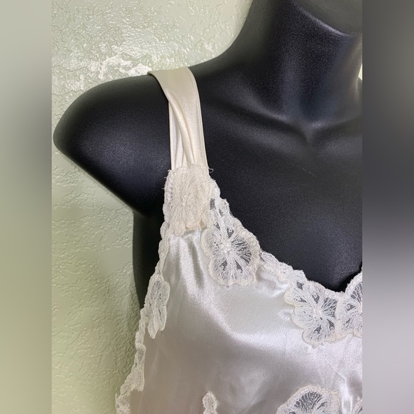 Rare Vintage Victoria Secret Embroidered Night Gown W/ Matching Robe One Size - Picture 16 of 16